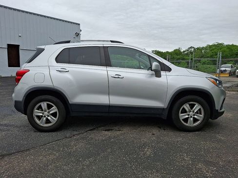 Used 2019 Chevrolet Trax LT w/ LT Convenience Package AWD/4WD image 7