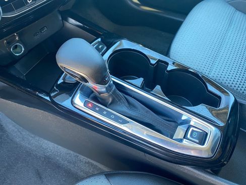 Used 2025 Chevrolet Trax LT image 46