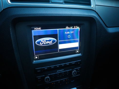 Used 2014 Ford Mustang Shelby GT500 w/ Equipment Group 821A image 27