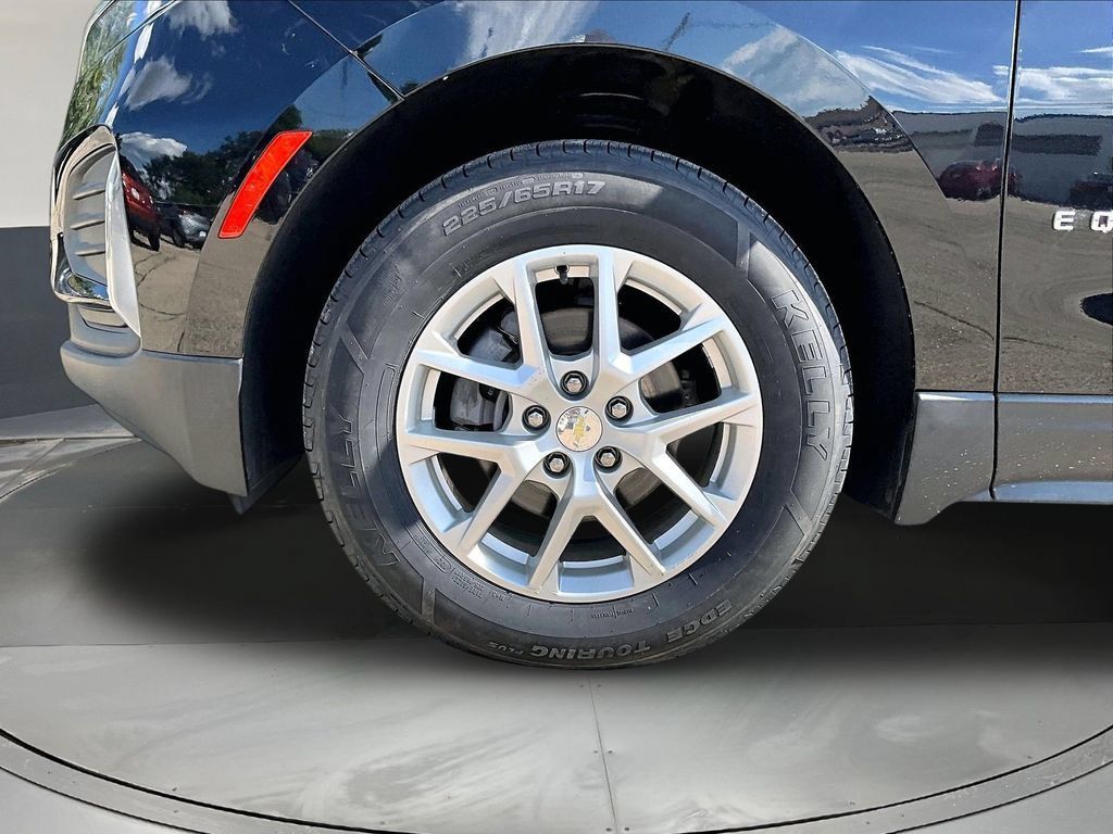 Used 2023 Chevrolet Equinox LT AWD/4WD image 35
