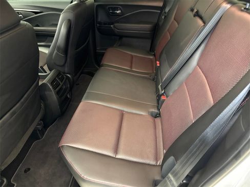 Certified 2022 Honda Ridgeline Black Edition image 18