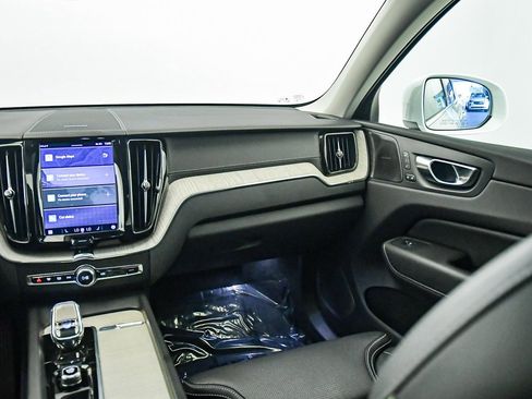 Certified 2022 Volvo XC60 B5 Inscription image 16