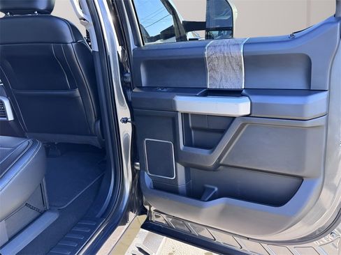 Used 2017 Ford F350 Lariat image 28