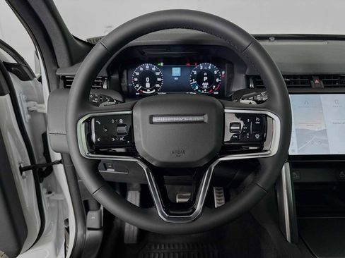 New 2026 Land Rover Discovery Sport Landmark image 11