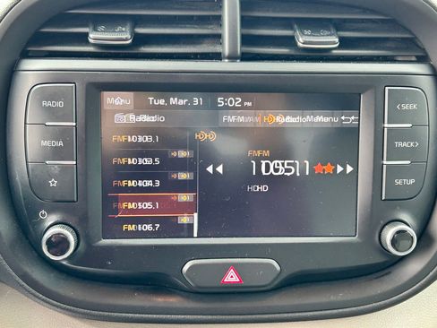 Used 2023 Kia Soul LX FWD image 20