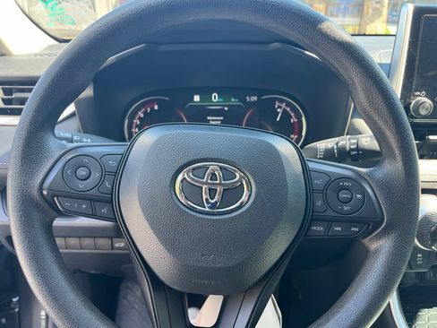 Used 2025 Toyota RAV4 XLE w/ Convenience Package FWD image 5