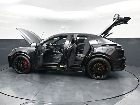 New 2026 Porsche Macan GTS Electric AWD/4WD image 31