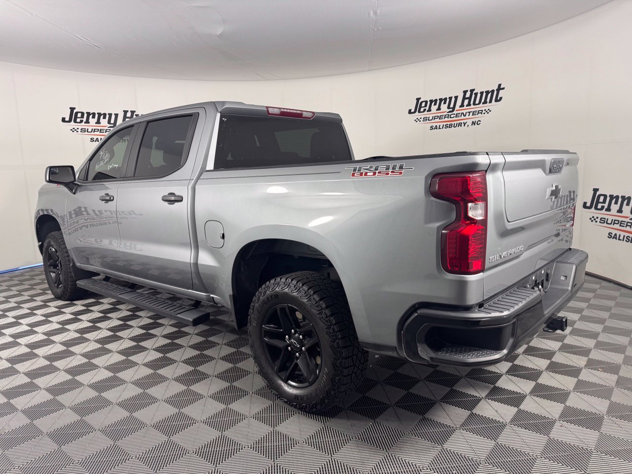 Used 2024 Chevrolet Silverado 1500 Custom Trail Boss AWD/4WD image 7