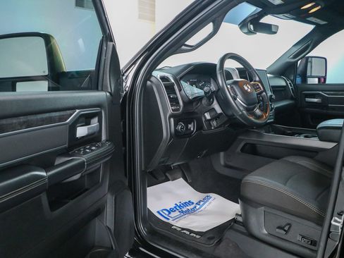 Used 2024 RAM 2500 Big Horn w/ Sport Appearance Package AWD/4WD image 3