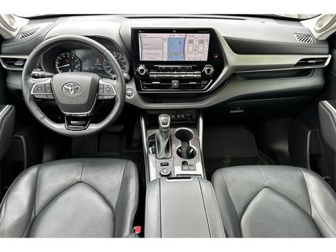 Used 2021 Toyota Highlander Limited AWD/4WD image 15