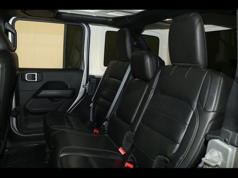 Used 2018 Jeep Wrangler Unlimited Sahara w/ Safetytec Group image 13