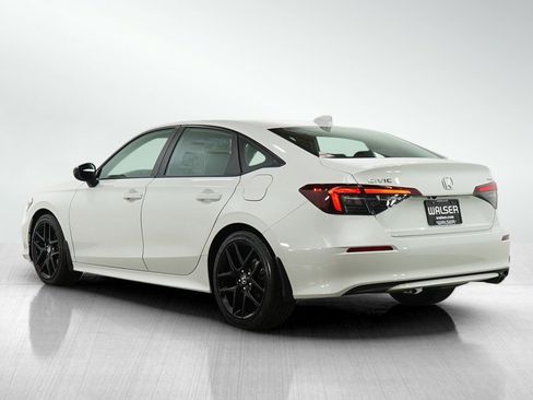 Used 2025 Honda Civic Sport image 3