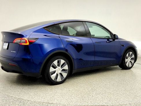 Used 2024 Tesla Model Y Long Range image 5