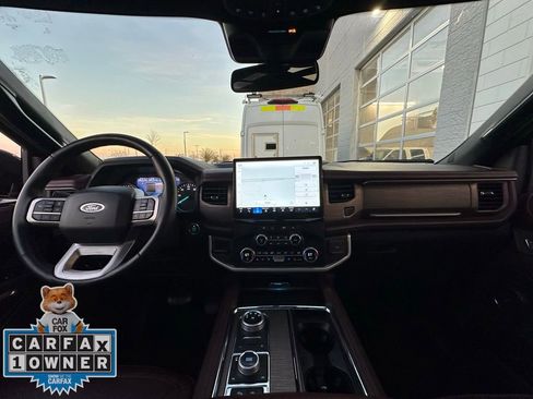 Used 2024 Ford Expedition Limited image 23