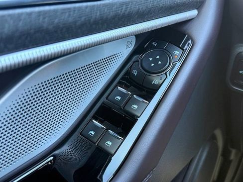 Used 2025 Ford Explorer Platinum image 12