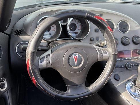 Used 2007 Pontiac Solstice Convertible w/ Premium Package RWD image 10