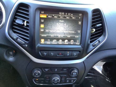 Used 2014 Jeep Cherokee Limited w/ Technology Group AWD/4WD image 39