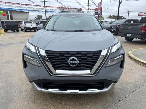 Used 2023 Nissan Rogue Platinum w/ Platinum Premium Package image 2