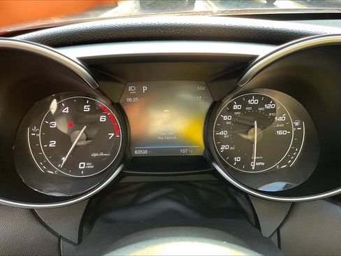 Used 2017 Alfa Romeo Giulia AWD image 13
