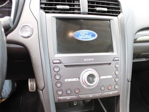 Used 2017 Ford Fusion Energi Titanium FWD image 15