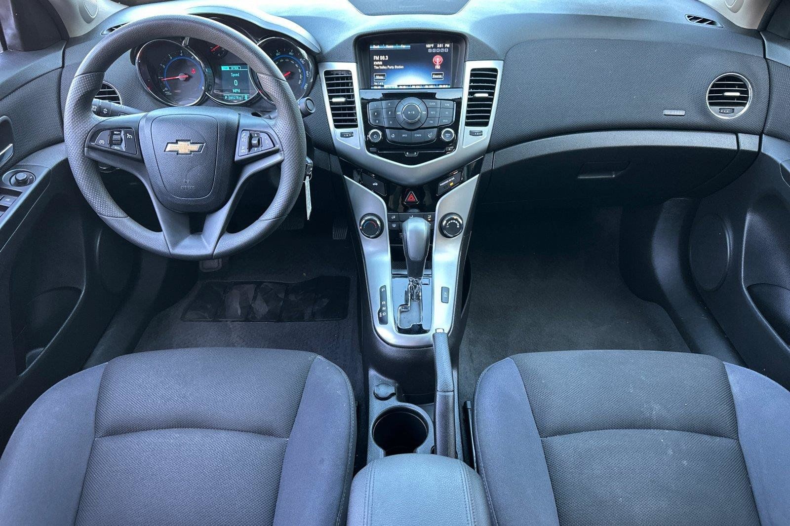 Used 2016 Chevrolet Cruze LT FWD image 13