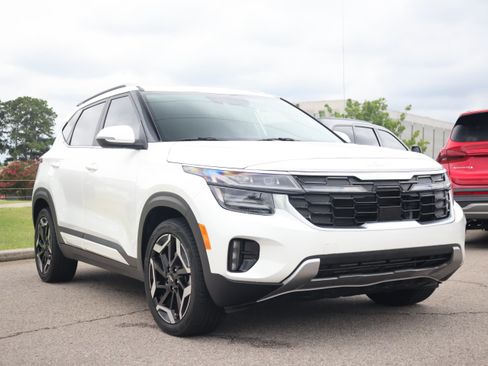 Used 2024 Kia Seltos SX w/ SX Sunroof Package AWD/4WD image 5