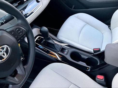 Used 2020 Toyota Corolla LE image 17