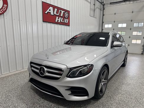 Used 2018 Mercedes-Benz E 400 4MATIC Wagon image 2