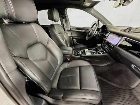 Certified 2023 Porsche Macan Turbo AWD/4WD image 29