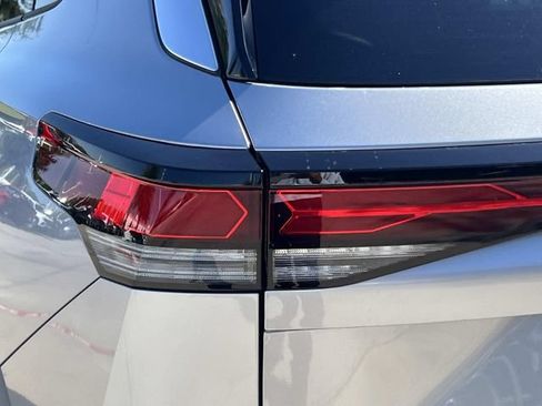 New 2026 Volkswagen Tiguan SE FWD image 5