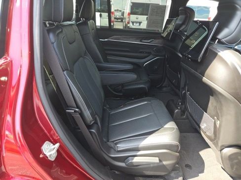 Used 2024 Jeep Grand Cherokee L Overland w/ Advanced Protech Group III image 15