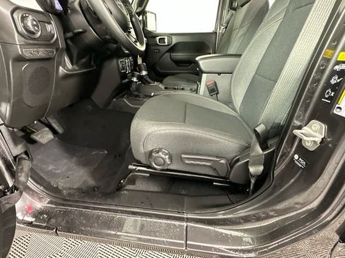 New 2026 Jeep Gladiator Sport AWD/4WD image 17