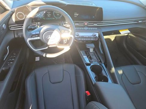 New 2025 Hyundai Elantra Limited w/ Cargo Package image 3