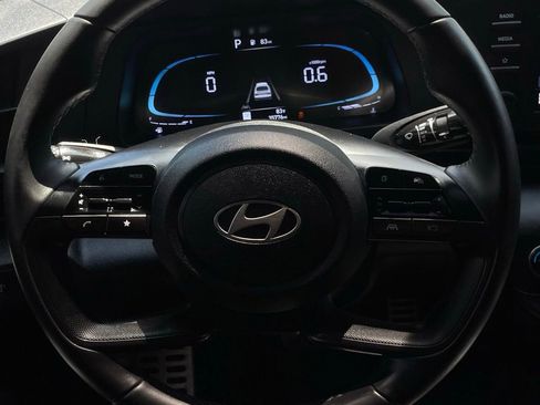 Used 2025 Hyundai Elantra Sport FWD image 10