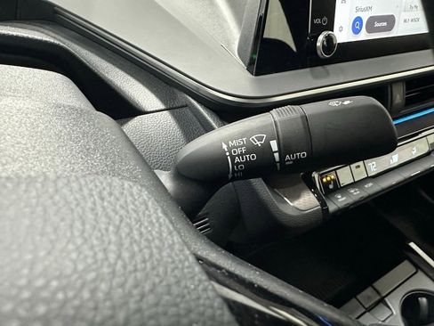 Used 2025 Toyota Prius XLE image 22