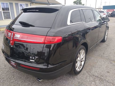 Used 2010 Lincoln MKT AWD image 6