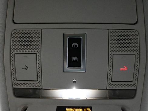 Used 2020 Jaguar E-PACE SE image 37