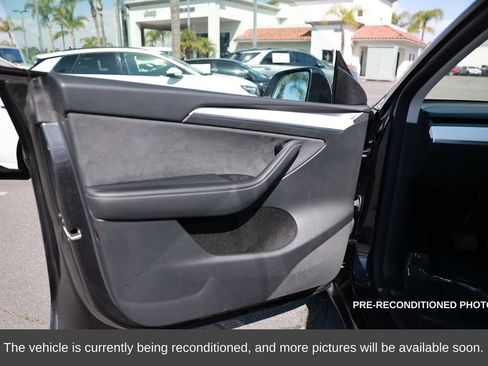 Used 2024 Tesla Model Y Long Range image 16