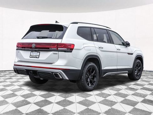 New 2026 Volkswagen Atlas Peak Edition AWD/4WD image 16