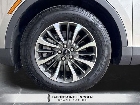 Certified 2023 Lincoln Nautilus AWD w/ Premium Package image 32