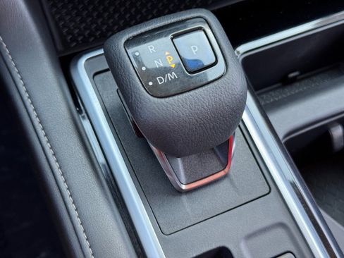 Used 2022 Nissan Pathfinder SV image 27