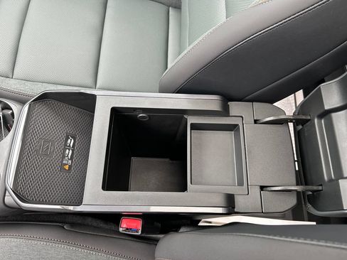 New 2026 GMC Terrain AT4 w/ LPO, Floor Liner Package AWD/4WD image 33
