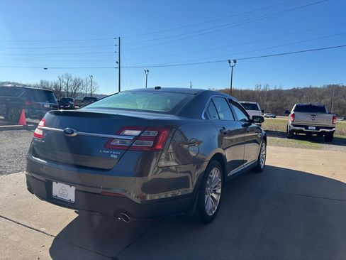 Used 2018 Ford Taurus Limited image 41