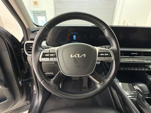 Used 2025 Kia Telluride S FWD image 4