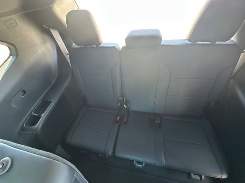 Used 2025 Buick Enclave Preferred AWD/4WD image 22