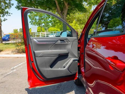 New 2025 GMC Acadia Elevation image 19