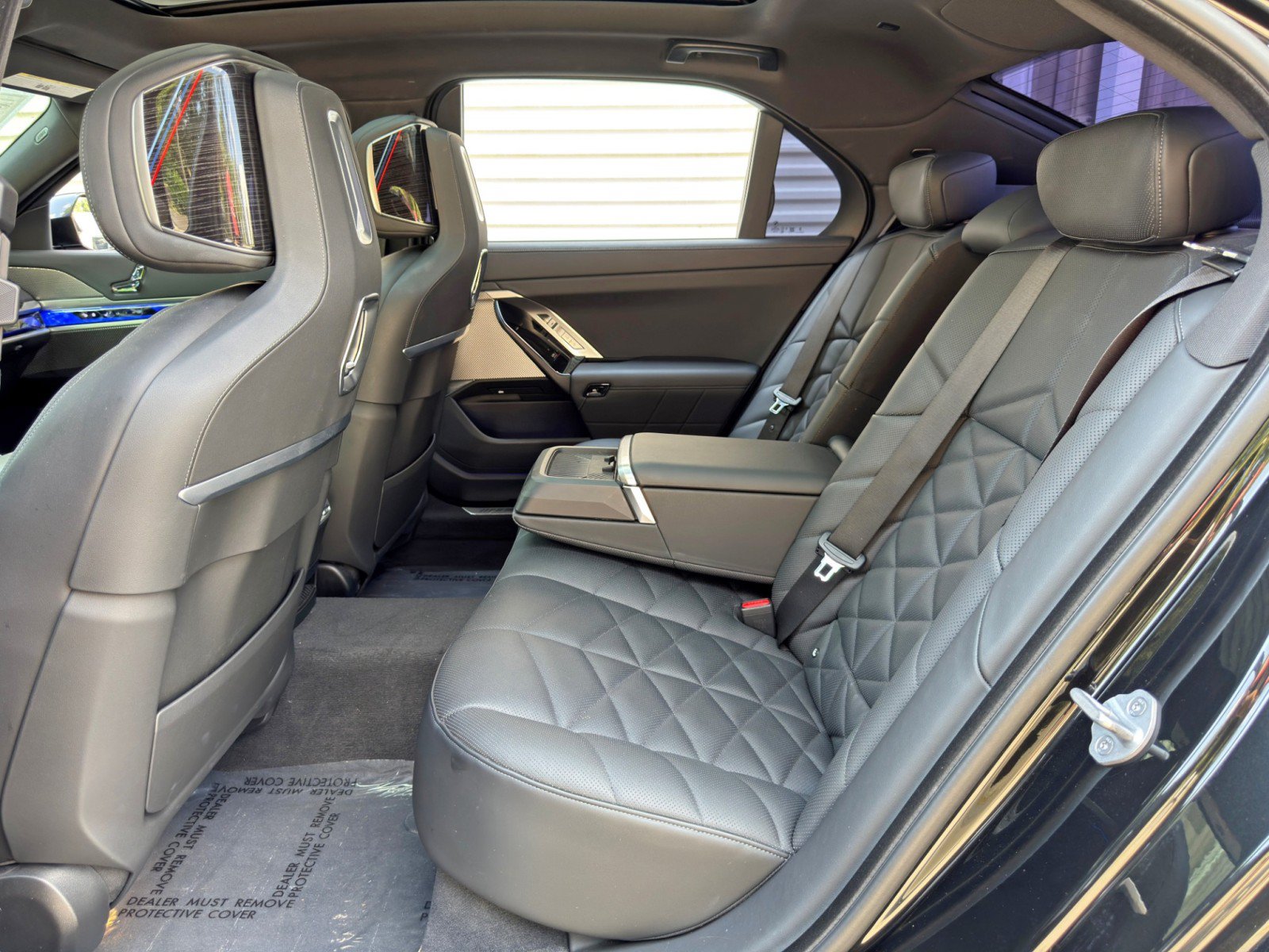 Used 2023 BMW 740i w/ Parking Assistance Package RWD image 45