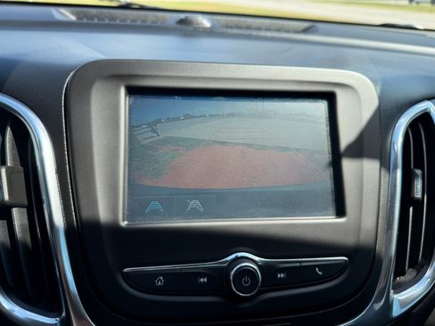 Used 2018 Chevrolet Equinox LT image 17