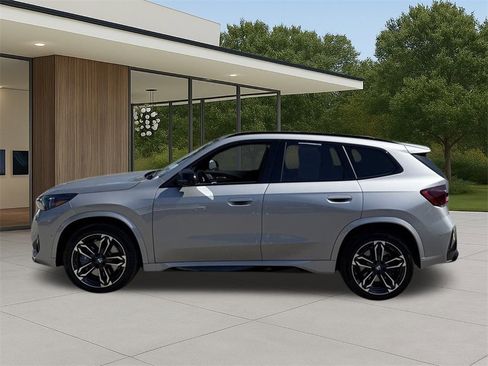 Used 2025 BMW X1 M35i w/ Premium Package image 9