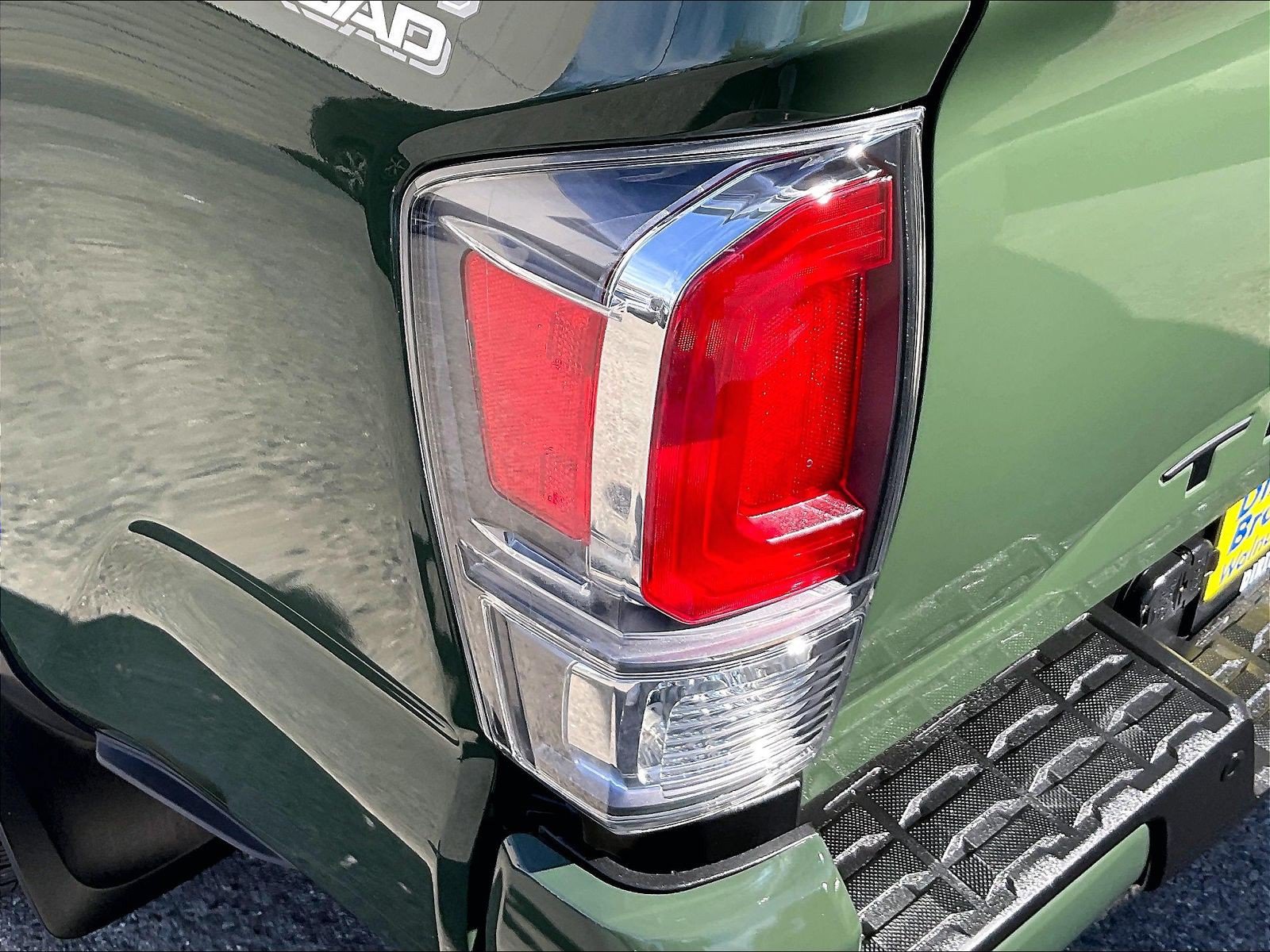 Used 2021 Toyota Tacoma TRD Off-Road w/ TRD Premium Off Road Package AWD/4WD image 28